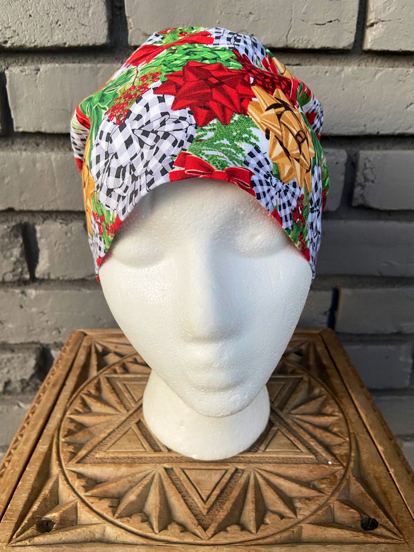 Christmas Bow Scrub Cap | Stitchy Witch Co. - StitchyWitch