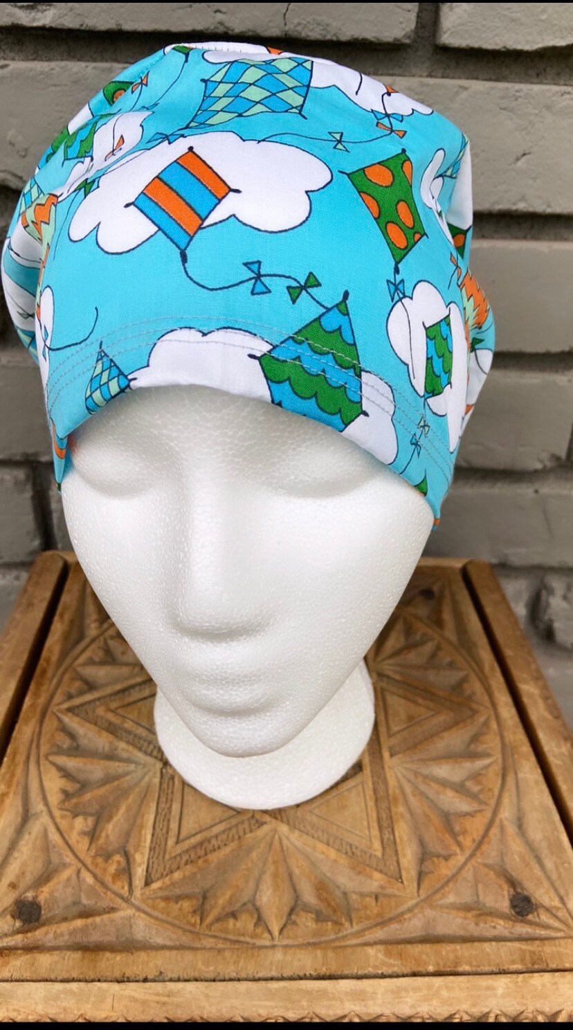 Go Fly a Kite Scrub Cap | Stitchy Witch Co. - StitchyWitch 