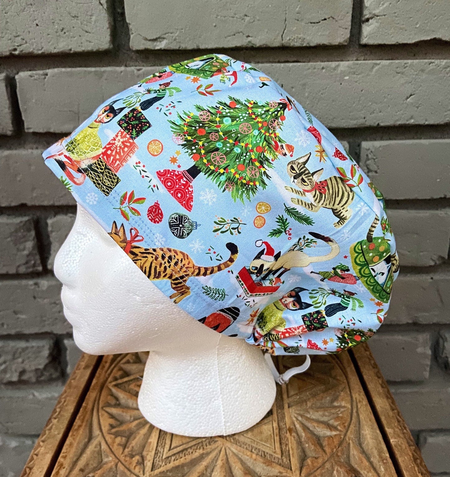 Christmas Kitty Scrub Cap | Stitchy Witch Co.