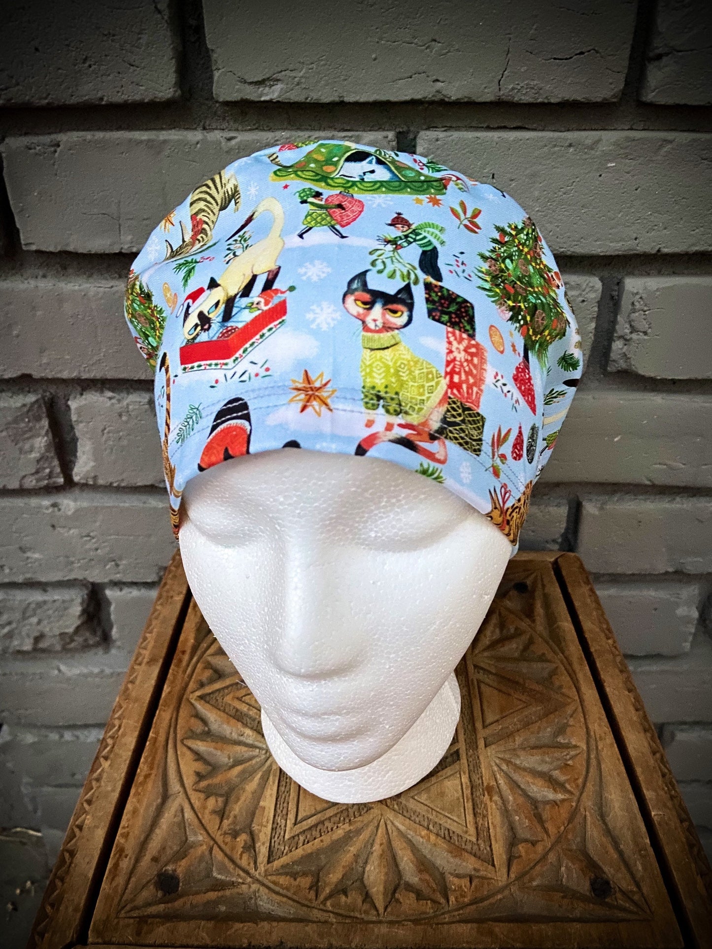 Christmas Kitty Scrub Cap | Stitchy Witch Co.